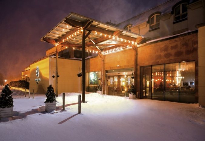 Front of hotel christmas www.castleknockhotel.com_v3