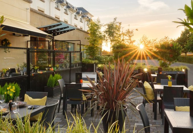 Terrace www.castleknockhotel.com_v3